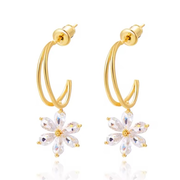 Gold Filled Cubic Zirconia Floral Earrings - Picture 1 of 1